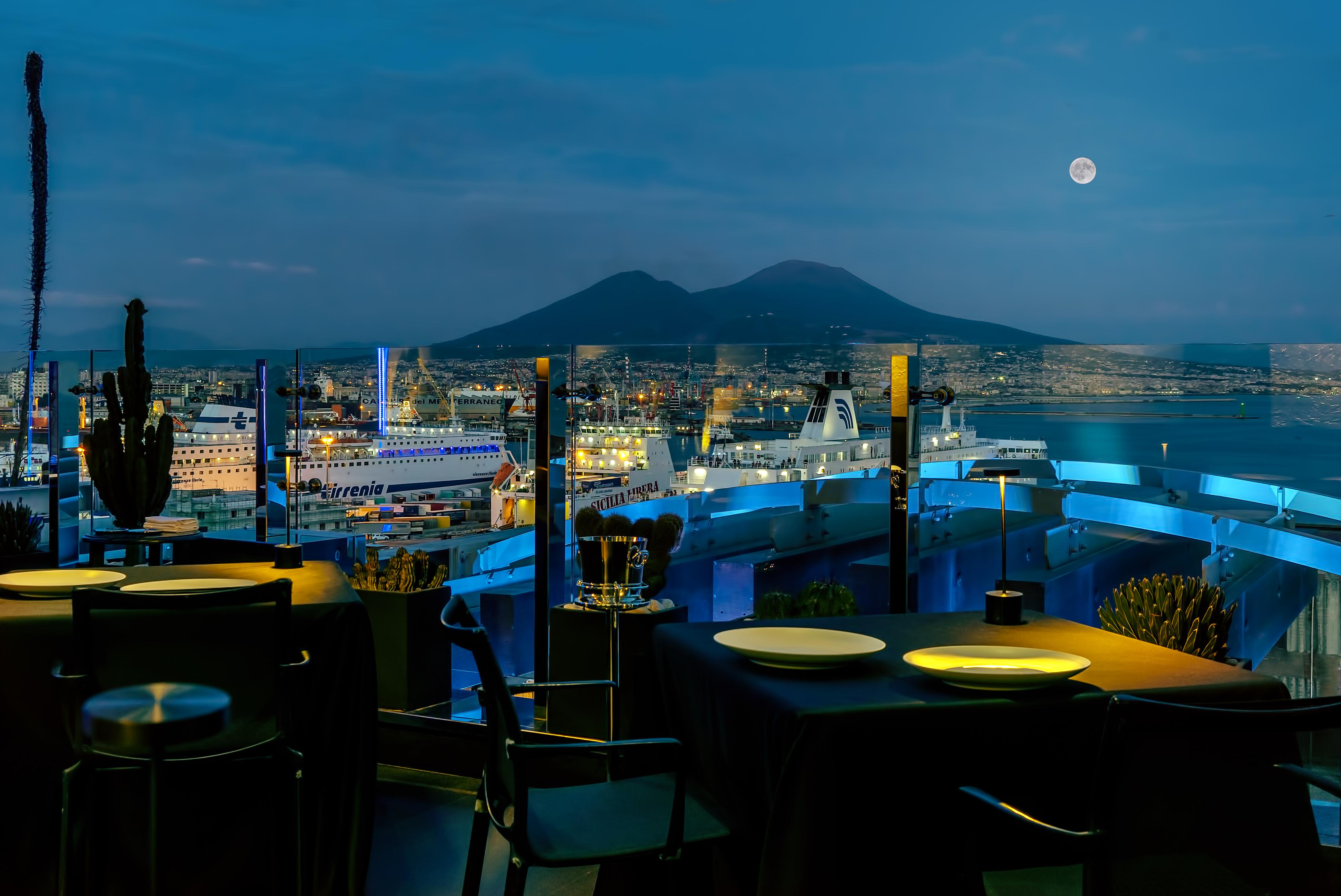Romeo 5* Napoli