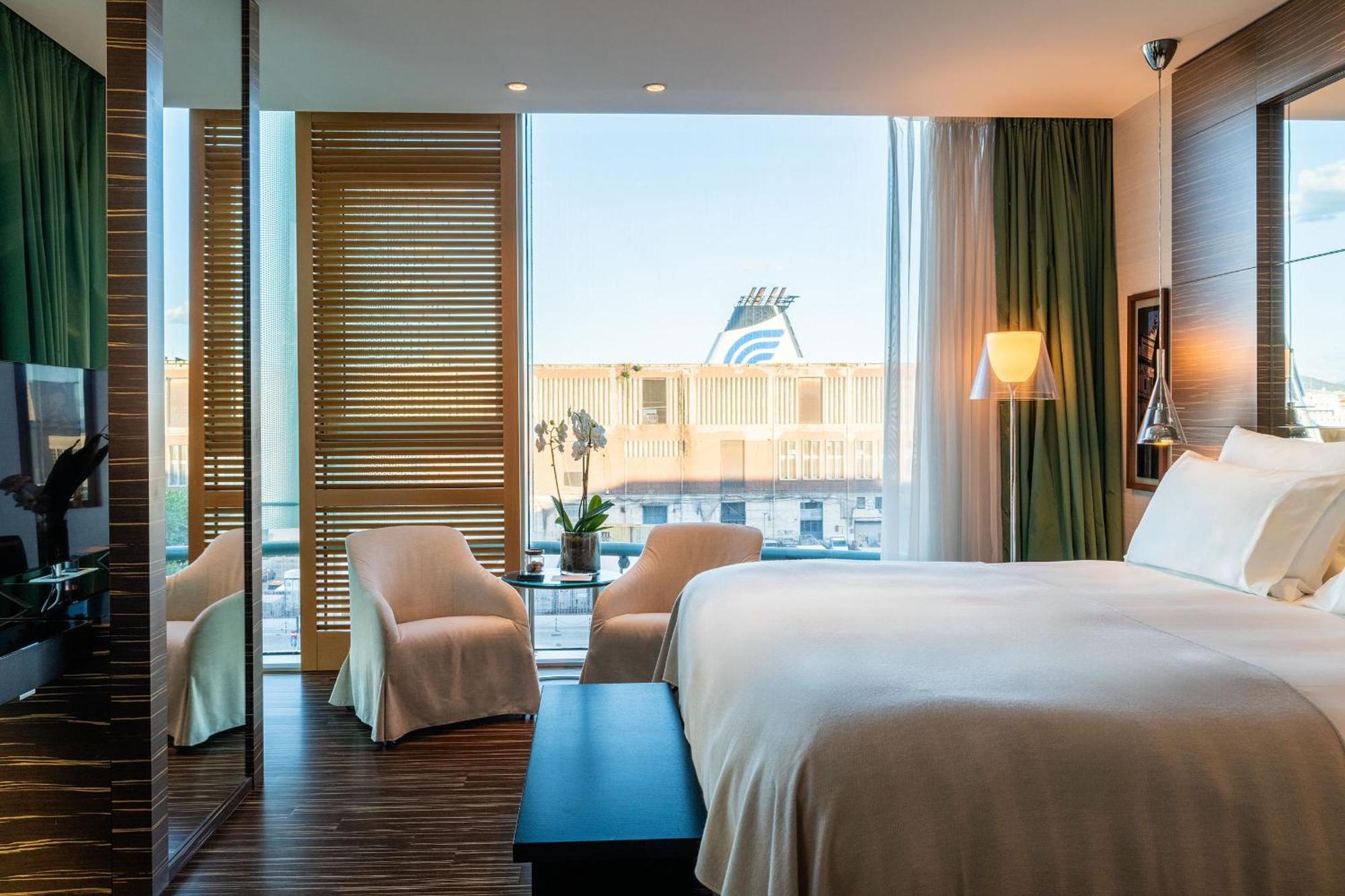 Romeo 5* Napoli